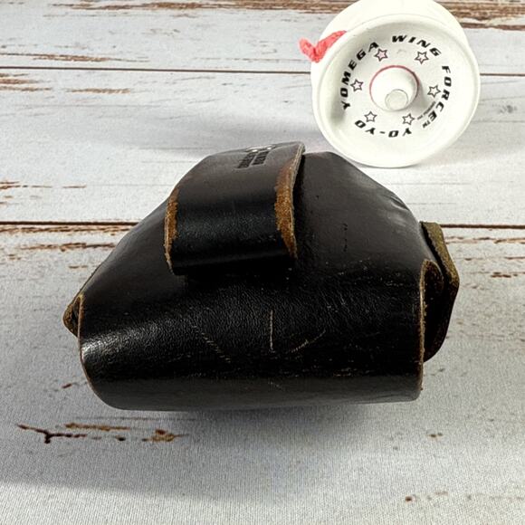 Yomega Wing Force Aluminum Yo-Yo & Leather Holder - Picture 5 of 7